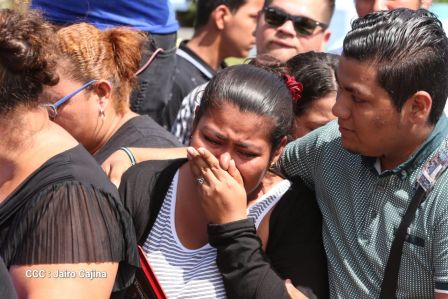 ¡Honor y Gloria a nuestros compañeros, honor y gloria a nuestra Policía Nacional!