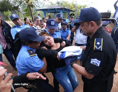 ¡Honor y Gloria a nuestros compañeros, honor y gloria a nuestra Policía Nacional!