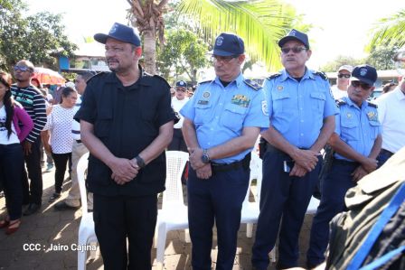 ¡Honor y Gloria a nuestros compañeros, honor y gloria a nuestra Policía Nacional!