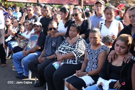¡Honor y Gloria a nuestros compañeros, honor y gloria a nuestra Policía Nacional!