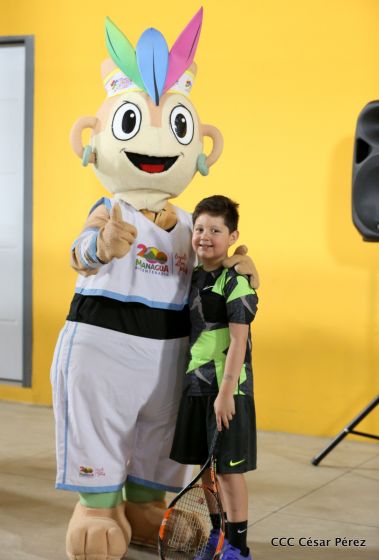 Inauguran modernas canchas de tenis en Managua