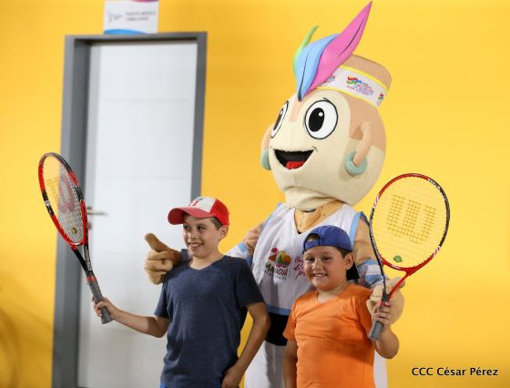 Inauguran modernas canchas de tenis en Managua