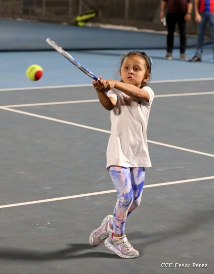 Inauguran modernas canchas de tenis en Managua