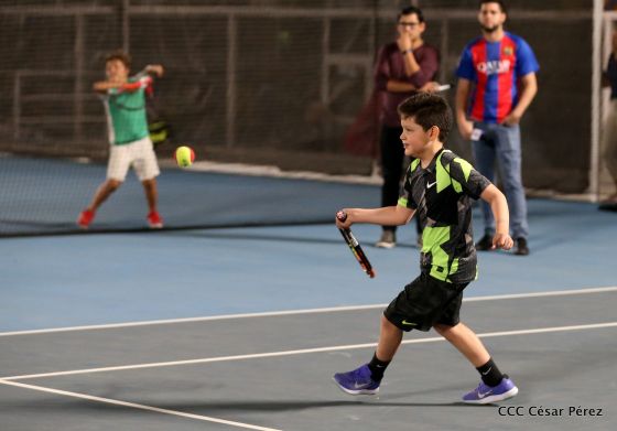 Inauguran modernas canchas de tenis en Managua