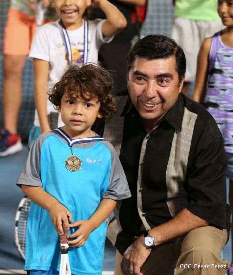 Inauguran modernas canchas de tenis en Managua