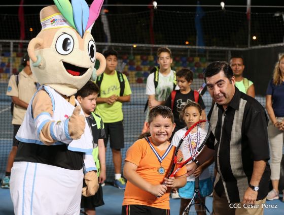 Inauguran modernas canchas de tenis en Managua