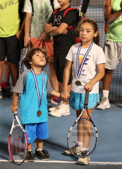 Inauguran modernas canchas de tenis en Managua