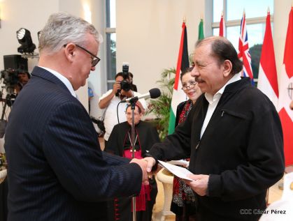 Embajadores presentan credenciales en una Nicaragua que quiere paz