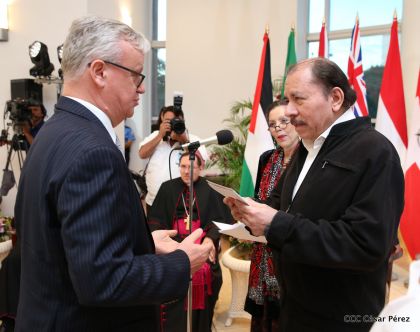 Embajadores presentan credenciales en una Nicaragua que quiere paz