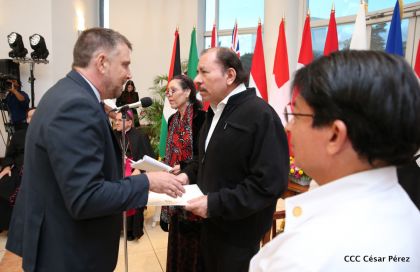 Embajadores presentan credenciales en una Nicaragua que quiere paz