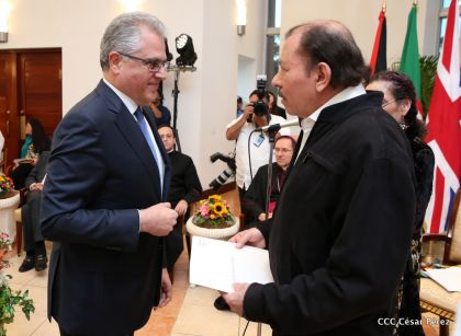 Embajadores presentan credenciales en una Nicaragua que quiere paz