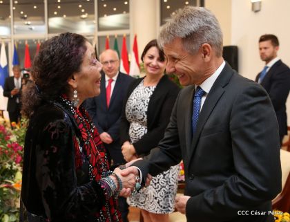 Embajadores presentan credenciales en una Nicaragua que quiere paz