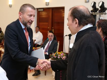 Embajadores presentan credenciales en una Nicaragua que quiere paz