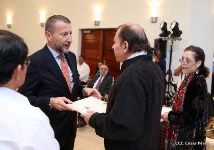 Embajadores presentan credenciales en una Nicaragua que quiere paz