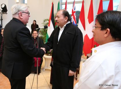 Embajadores presentan credenciales en una Nicaragua que quiere paz