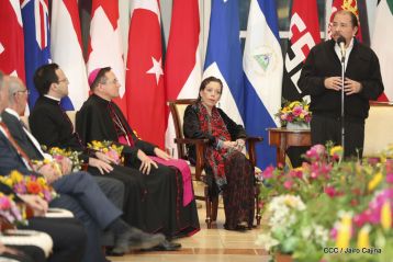 Embajadores presentan credenciales en una Nicaragua que quiere paz