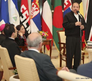 Embajadores presentan credenciales en una Nicaragua que quiere paz