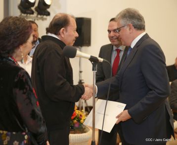 Embajadores presentan credenciales en una Nicaragua que quiere paz