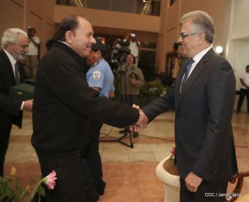 Embajadores presentan credenciales en una Nicaragua que quiere paz