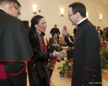 Embajadores presentan credenciales en una Nicaragua que quiere paz
