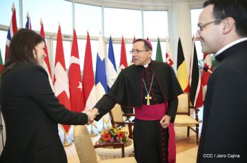 Embajadores presentan credenciales en una Nicaragua que quiere paz