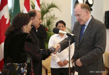 Embajadores presentan credenciales en una Nicaragua que quiere paz