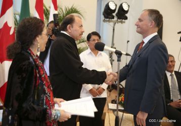 Embajadores presentan credenciales en una Nicaragua que quiere paz