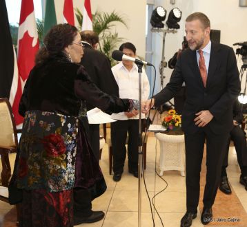 Embajadores presentan credenciales en una Nicaragua que quiere paz