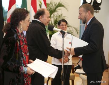 Embajadores presentan credenciales en una Nicaragua que quiere paz