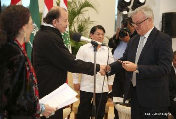 Embajadores presentan credenciales en una Nicaragua que quiere paz