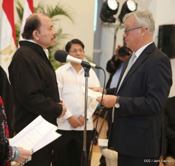 Embajadores presentan credenciales en una Nicaragua que quiere paz