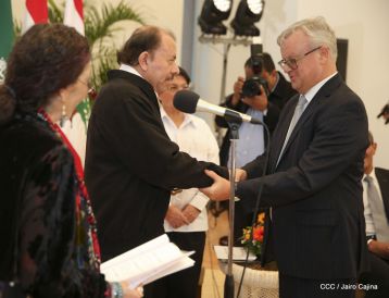 Embajadores presentan credenciales en una Nicaragua que quiere paz