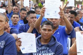 Presos reciben perdón presidencial de convivencia familiar en el día del Amor y la Amistad