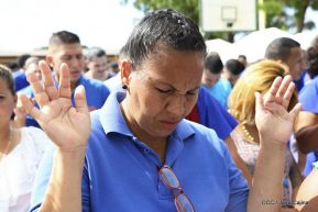 Presos reciben perdón presidencial de convivencia familiar en el día del Amor y la Amistad