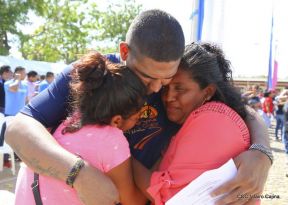 Presos reciben perdón presidencial de convivencia familiar en el día del Amor y la Amistad