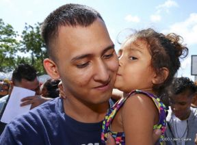 Presos reciben perdón presidencial de convivencia familiar en el día del Amor y la Amistad