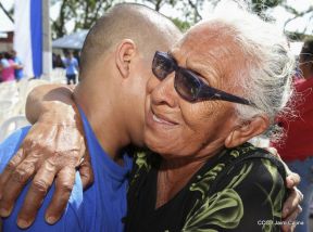 Presos reciben perdón presidencial de convivencia familiar en el día del Amor y la Amistad