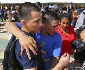 Presos reciben perdón presidencial de convivencia familiar en el día del Amor y la Amistad