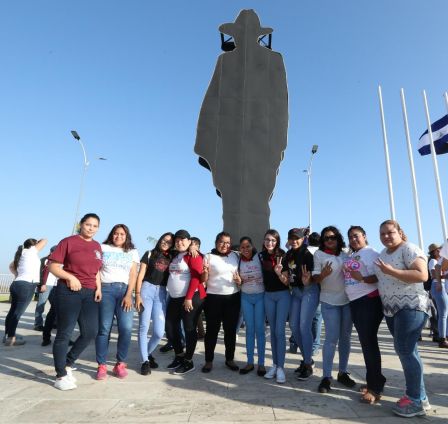 ¡Qué viva el ejemplo de dignidad y valentía de Augusto Nicolás C. Sandino!