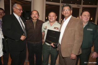 Daniel clausura IX Curso Anual en Defensa y Seguridad del Ejército