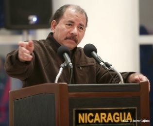 Daniel clausura IX Curso Anual en Defensa y Seguridad del Ejército