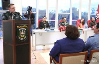 Daniel clausura IX Curso Anual en Defensa y Seguridad del Ejército