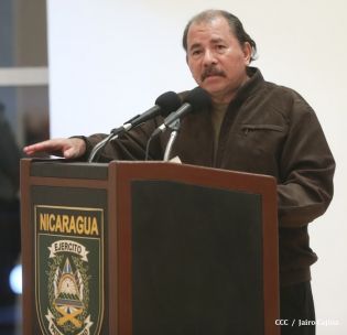 Daniel clausura IX Curso Anual en Defensa y Seguridad del Ejército