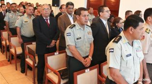 Daniel clausura IX Curso Anual en Defensa y Seguridad del Ejército