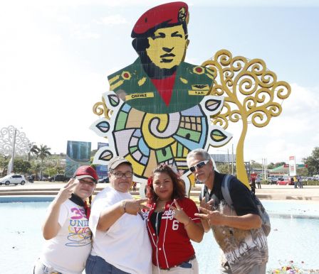 Comandante Eterno de la Patria Grande, el Hombre, el Ser Humano del Amor Gigante, Hugo Chávez Frías