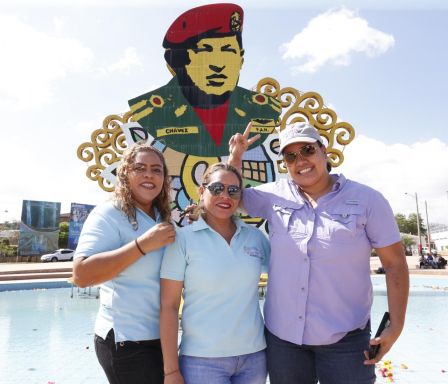 Comandante Eterno de la Patria Grande, el Hombre, el Ser Humano del Amor Gigante, Hugo Chávez Frías
