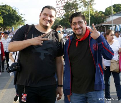 Comandante Eterno de la Patria Grande, el Hombre, el Ser Humano del Amor Gigante, Hugo Chávez Frías