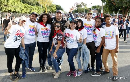Comandante Eterno de la Patria Grande, el Hombre, el Ser Humano del Amor Gigante, Hugo Chávez Frías