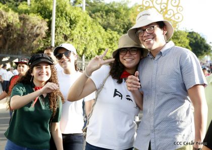 Comandante Eterno de la Patria Grande, el Hombre, el Ser Humano del Amor Gigante, Hugo Chávez Frías