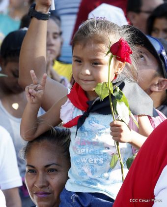 Comandante Eterno de la Patria Grande, el Hombre, el Ser Humano del Amor Gigante, Hugo Chávez Frías